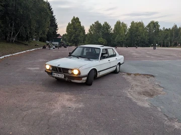Авто BMW 5 Серия 1986 № 8013021