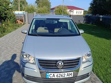 Авто Volkswagen Touran 2008 № 8013126