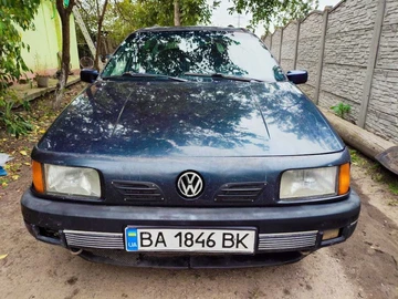 Авто Volkswagen Passat Sedan 1990 № 8014298
