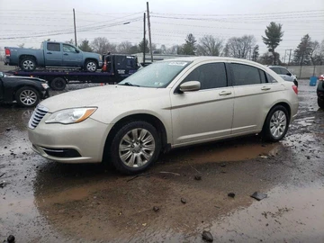 Авто Chrysler 200 2013 № 8014570