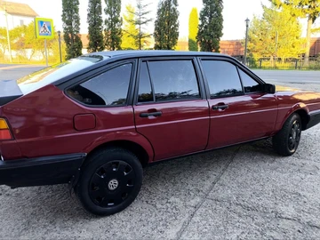 Авто Volkswagen Passat Hatchback 1986 № 8014590