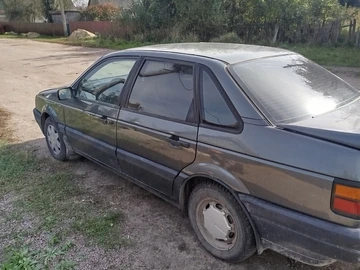 Авто Volkswagen Passat Sedan 1988 № 8014860