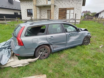 Авто Volvo V50 2010 № 8015192