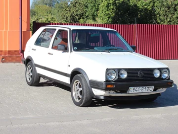 Авто Volkswagen Golf 1988 № 8015769