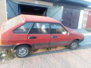 Авто ВАЗ 2109 1992 № 8015995
