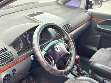 Авто Volkswagen Sharan 2001 № 8016110