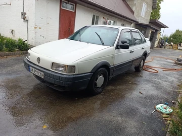 Авто Volkswagen Passat Sedan 1992 № 8016863
