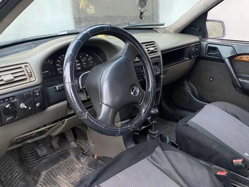 Авто Opel Vectra 1989 № 8017078