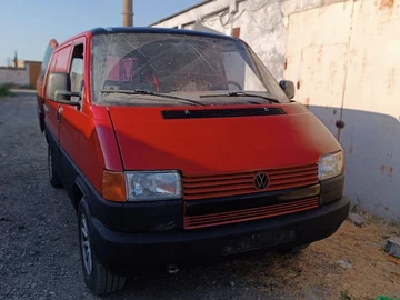 Авто Volkswagen Transporter 1995 № 8017097