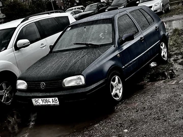 Авто Volkswagen Golf 1992 № 8017764