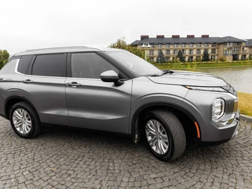 Авто Mitsubishi Outlander 2021 № 8018171