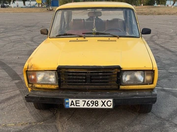 Авто ВАЗ 2107 1984 № 8018315