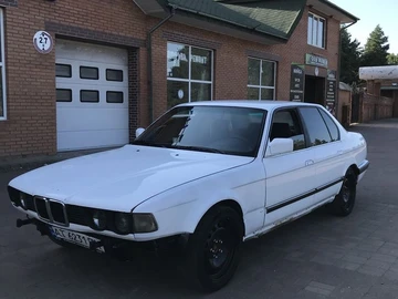 Авто BMW 7 Серия 1991 № 8018476