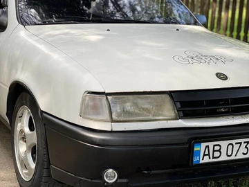 Авто Opel Vectra 1992 № 8018589