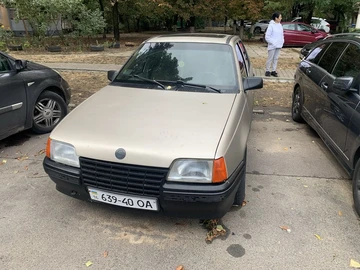 Авто Opel Kadett 1988 № 8018765