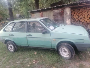 Авто ВАЗ 21099 1989 № 8018853