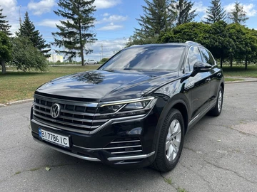 Авто Volkswagen Touareg 2018 № 8019015