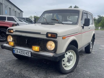 Авто ВАЗ 2121 1992 № 8019443