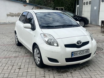 Авто Toyota Yaris 2011 № 8020096