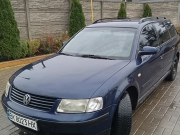 Авто Volkswagen Passat Variant 2000 № 8020106