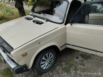 Авто ВАЗ 2107 1987 № 8020275