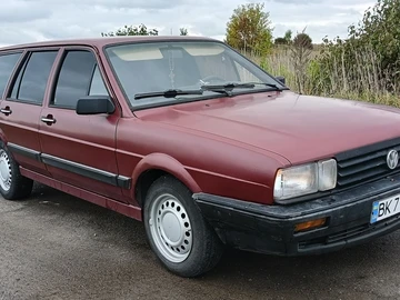 Авто Volkswagen Passat Hatchback 1988 № 8020473