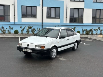 Авто Volkswagen Passat Sedan 1990 № 8020505