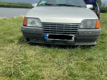 Авто Opel Kadett 1988 № 8020817