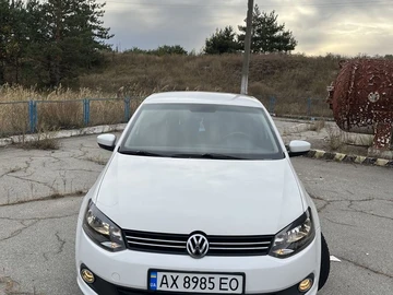 Авто Volkswagen Polo 2012 № 8021010
