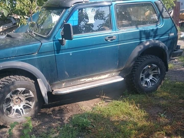 Авто ВАЗ 2121 1995 № 8021016