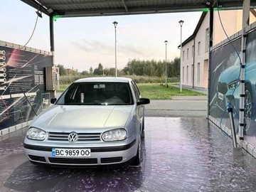 Авто Volkswagen Golf 1999 № 8021044