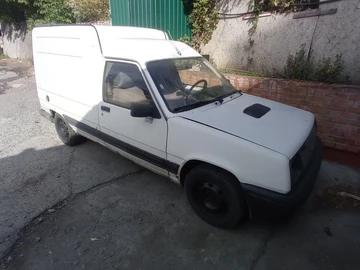 Авто Renault Rapid 1988 № 8021564