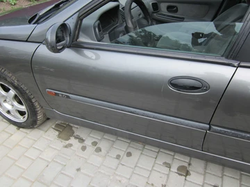 Авто Renault Laguna 2000 № 8021726