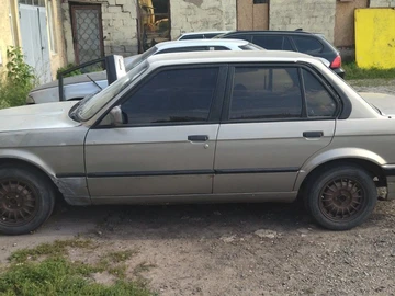 Авто BMW 3 Серия 1988 № 8022210