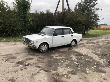 Авто ВАЗ 2107 1996 № 8022415