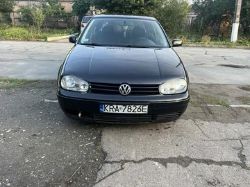 Авто Volkswagen Golf 2000 № 8022612
