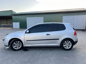 Авто Volkswagen Golf 2004 № 8023050