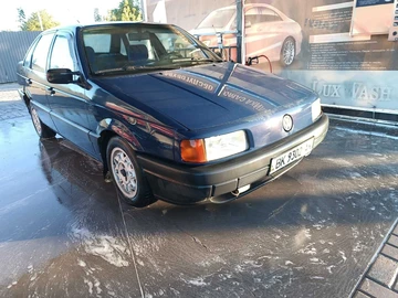 Авто Volkswagen Passat Sedan 1991 № 8023089