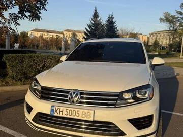 Авто Volkswagen Touareg 2017 № 8024157