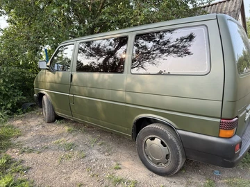 Авто Volkswagen Transporter 2000 № 8024236