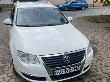 Авто Volkswagen Passat Variant 2010 № 8024256