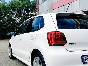 Авто Volkswagen Polo 2014 № 8024428