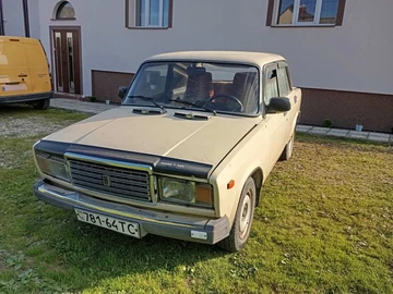 Авто ВАЗ 2107 1989 № 8024500