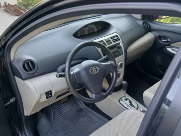 Авто Toyota Yaris 2006 № 8024630