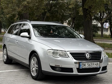 Авто Volkswagen Passat Variant 2009 № 8025000