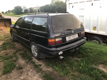 Авто Volkswagen Passat Hatchback 1991 № 8025334