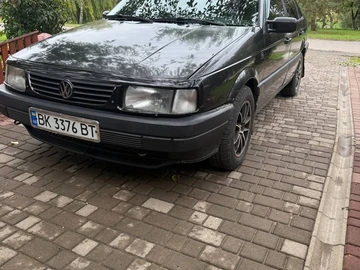Авто Volkswagen Passat Sedan 1988 № 8025918