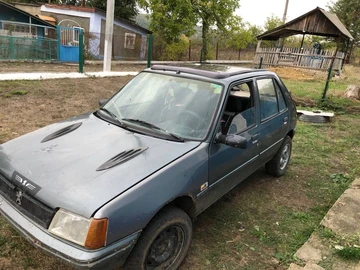 Авто Peugeot 205 1989 № 8027314