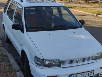 Авто Mitsubishi Space Wagon 1993 № 8027477