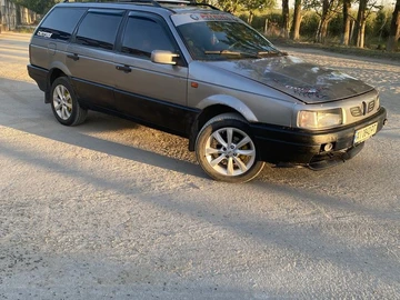 Авто Volkswagen Passat Variant 1993 № 8029882